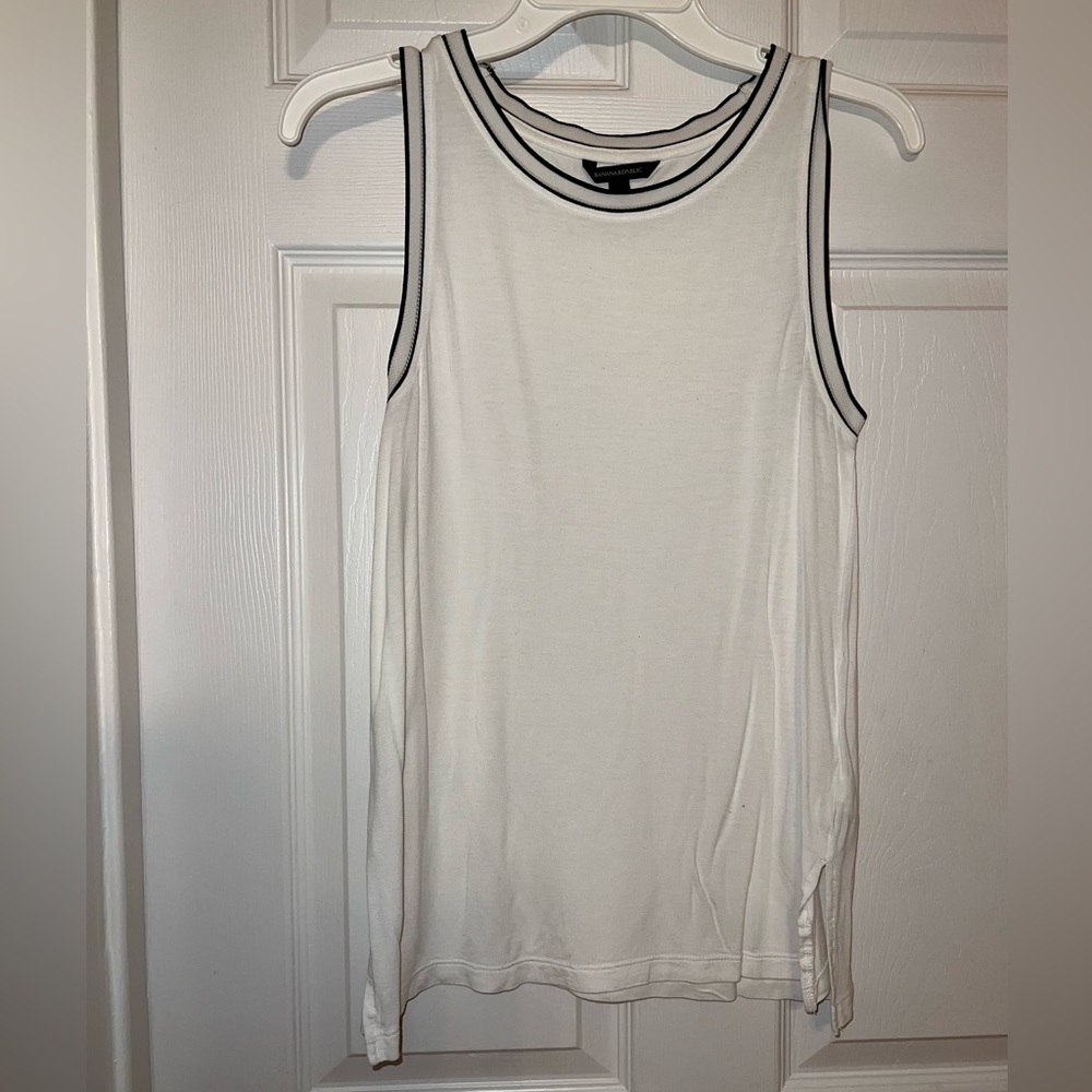 Three (3) White House Black Market Basic Tanks - image 4